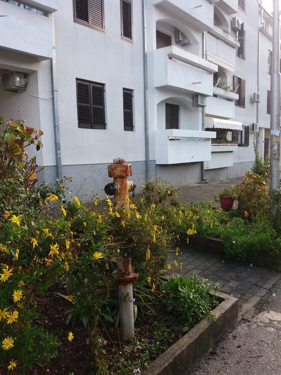 Apartment Knez Kotorska Tivat Exterior foto